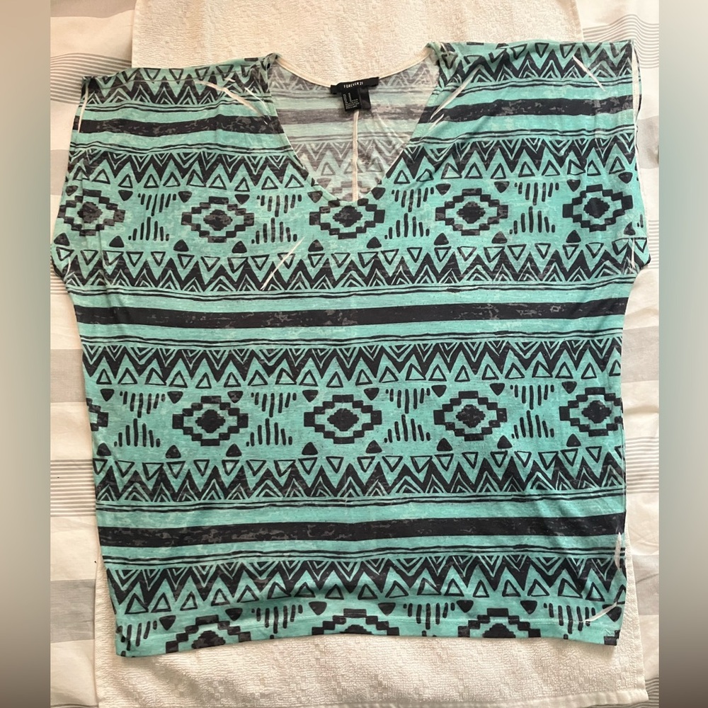 Forever 21 Geometric Print Loose fit V-Neck Tee - Teal and Black